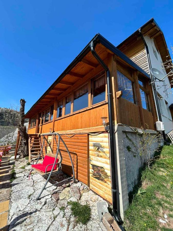 Bed And Breakfast Umoljani Exterior photo